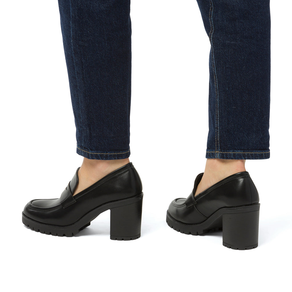 Mocassini chunky da donna neri con tacco 8 cm Lora Ferres