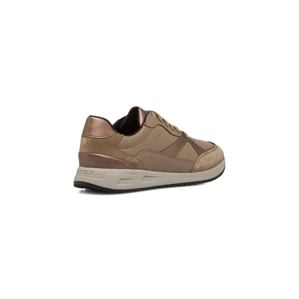 Sneakers traspiranti da donna taupe in pelle Geox
