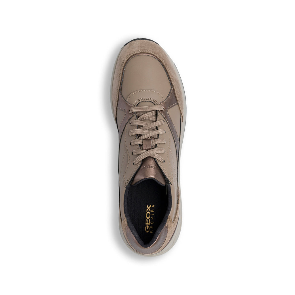 Sneakers traspiranti da donna taupe in pelle Geox