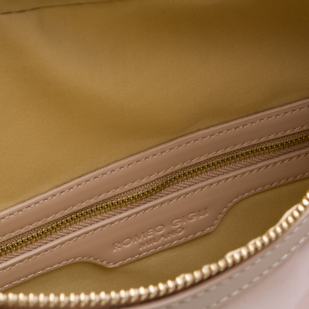 Borsa a spalla nude con monogramma da donna Romeo Gigli Milano Carmen