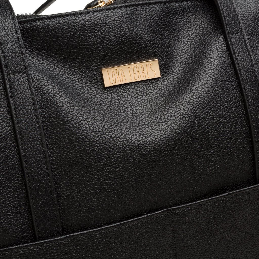 Borsa a spalla nera da donna con logo frontale Lora Ferres