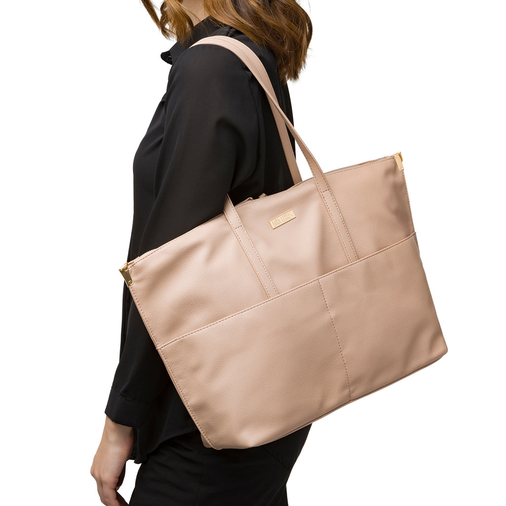 Borsa a spalla nude da donna con logo frontale Lora Ferres