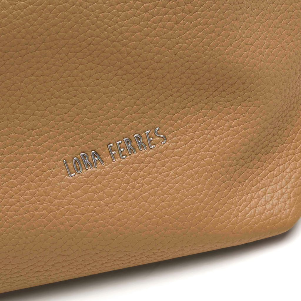 Borsa a spalla beige da donna con tasca esterna Lora Ferres