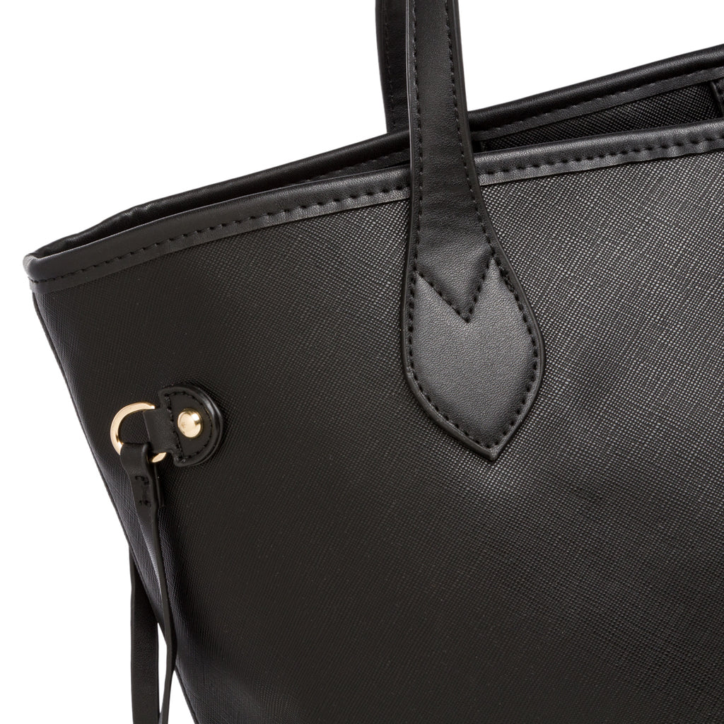 Borsa a spalla da donna nera con logo in metallo Lora Ferres