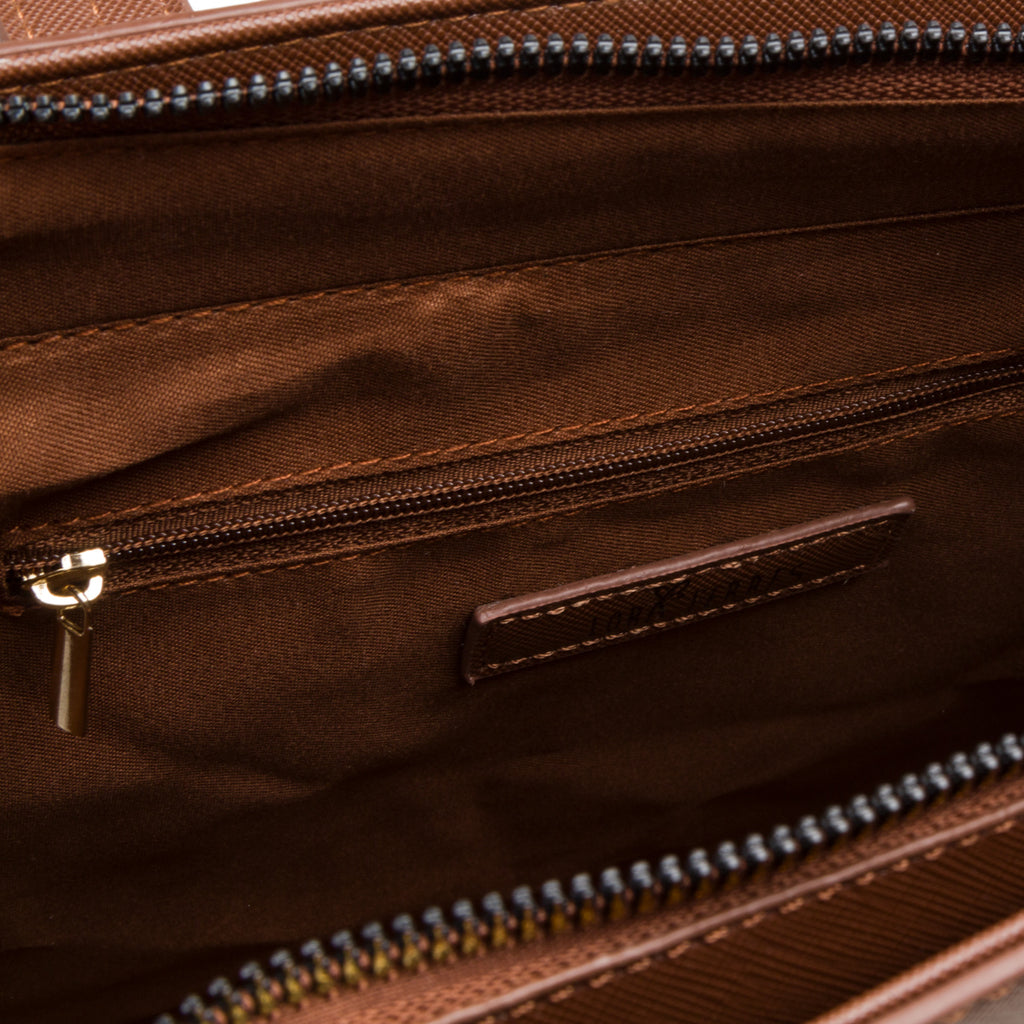 Borsa a spalla da donna marrone con logo in metallo Lora Ferres