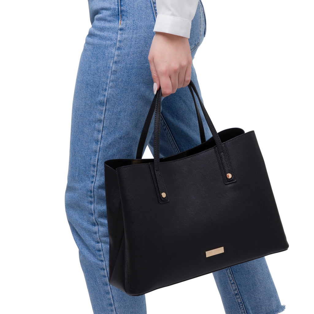 Borsa a spalla nera da Donna con inserti e logo dorati Lora Ferres