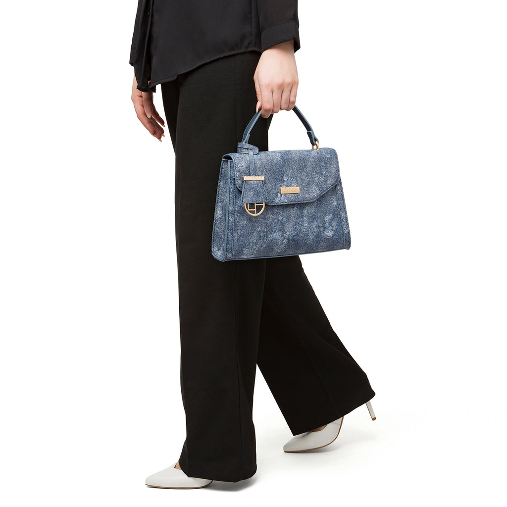 Borsa a mano blu jeans da donna con pendaglio Lora Ferres