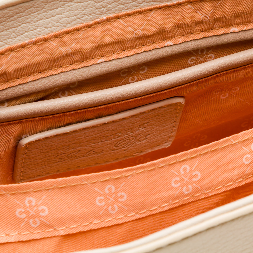 Borsa a spalla beige Carrera Jeans con logo in metallo