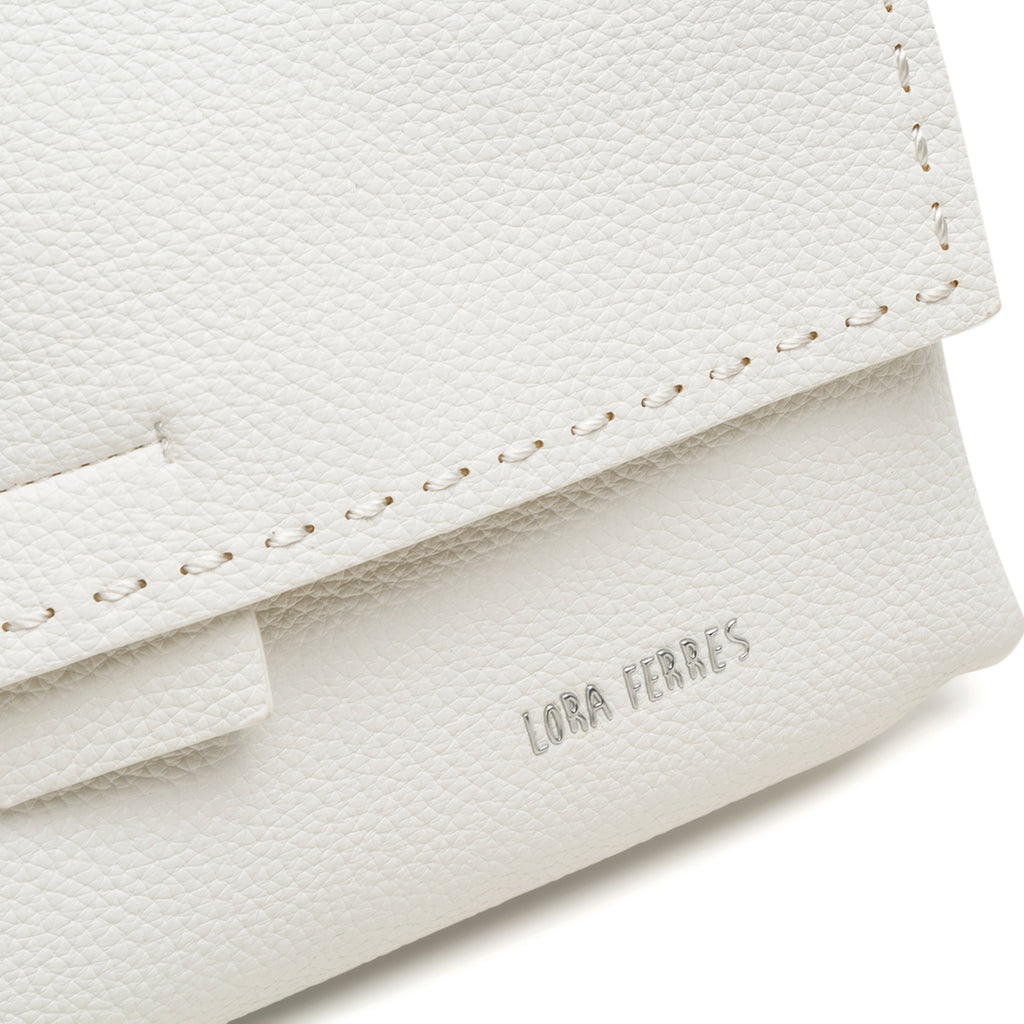 Borsa a tracolla bianca da donna con cuciture a vista Lora Ferres