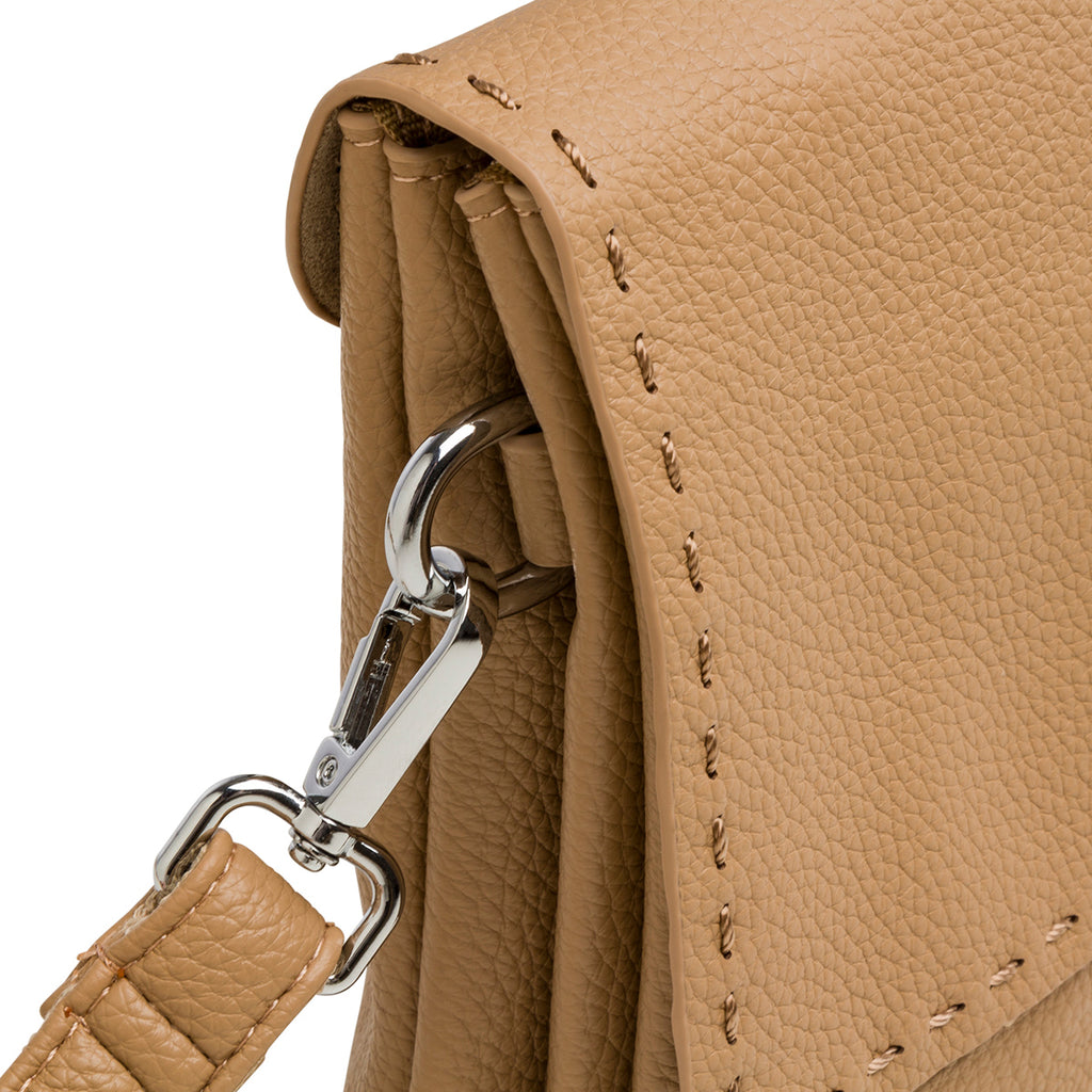 Borsa a tracolla da donna beige con logo frontale Lora Ferres
