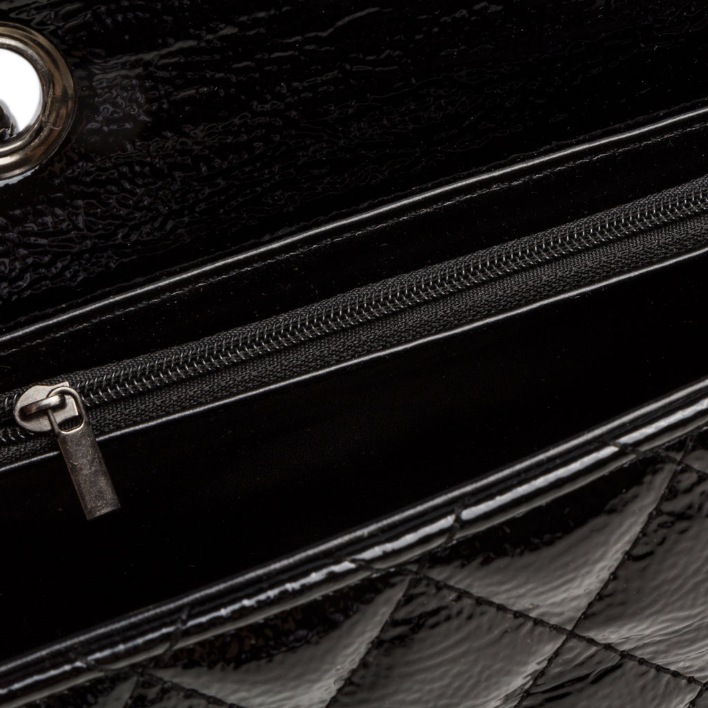 Borsa a tracolla da donna nera effetto trapuntato lucido Lora Ferres