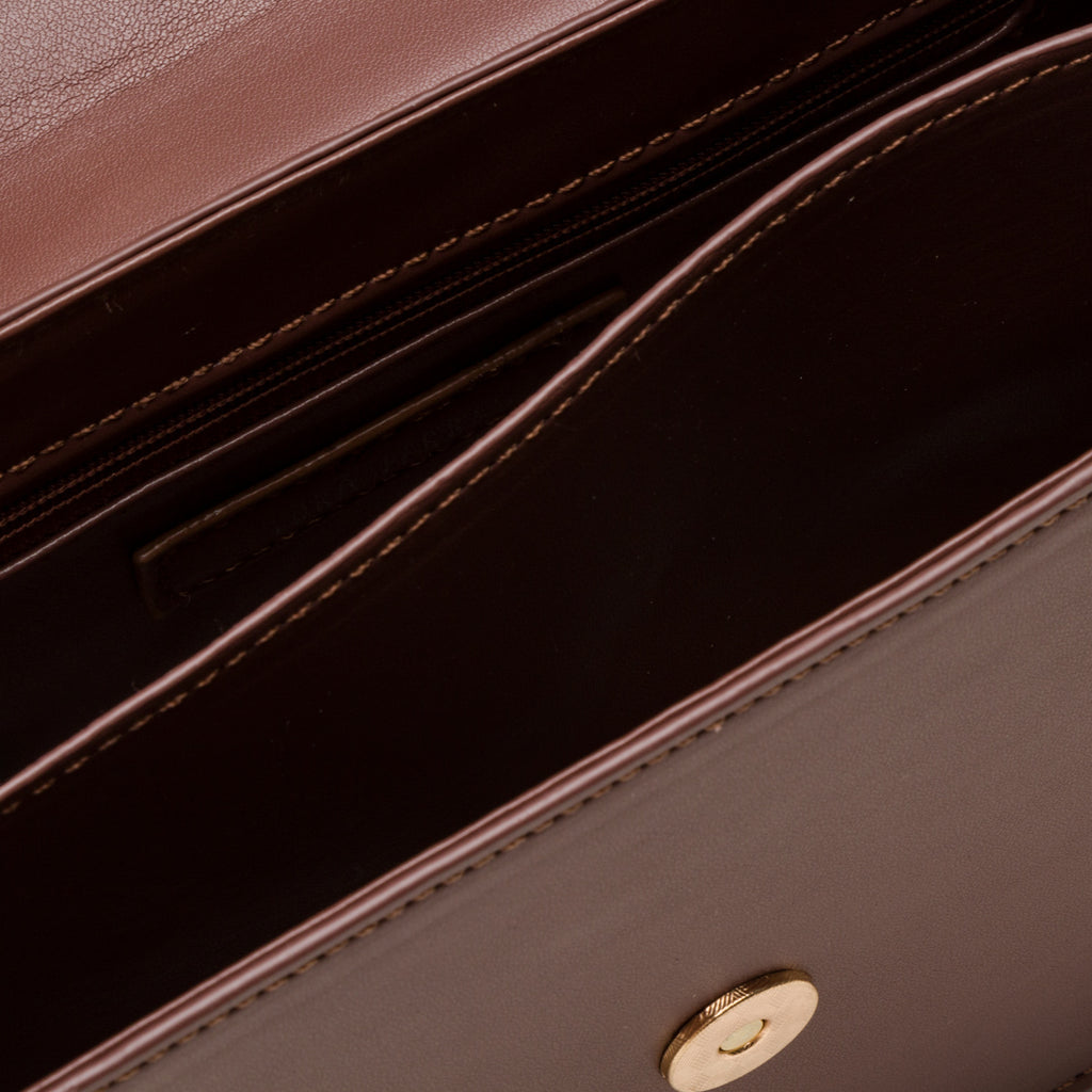 Borsa a tracolla da donna marrone con logo in metallo Lora Ferres