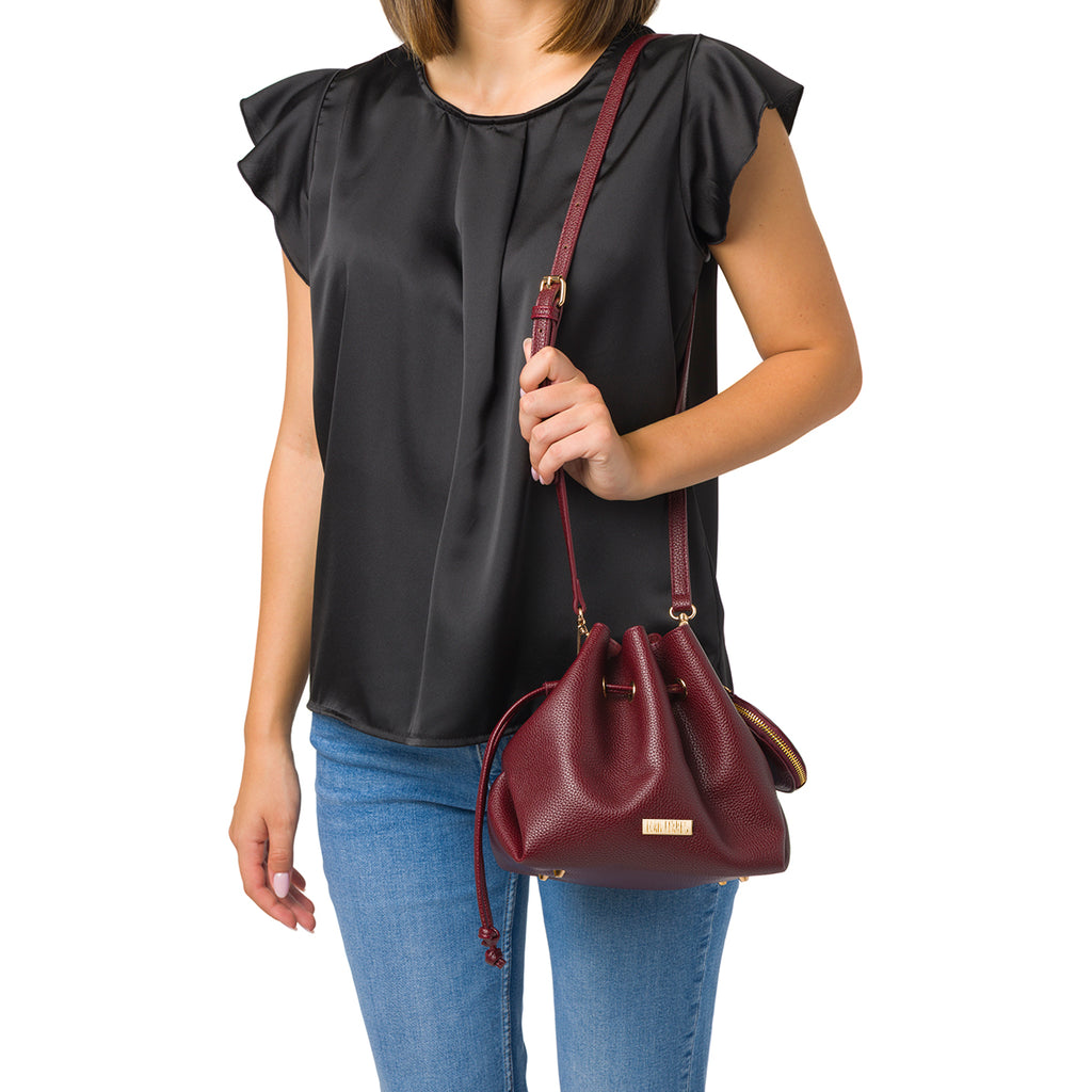 Borsa Secchiello da Donna Bordeaux con Tracolla Regolabile Lora Ferres