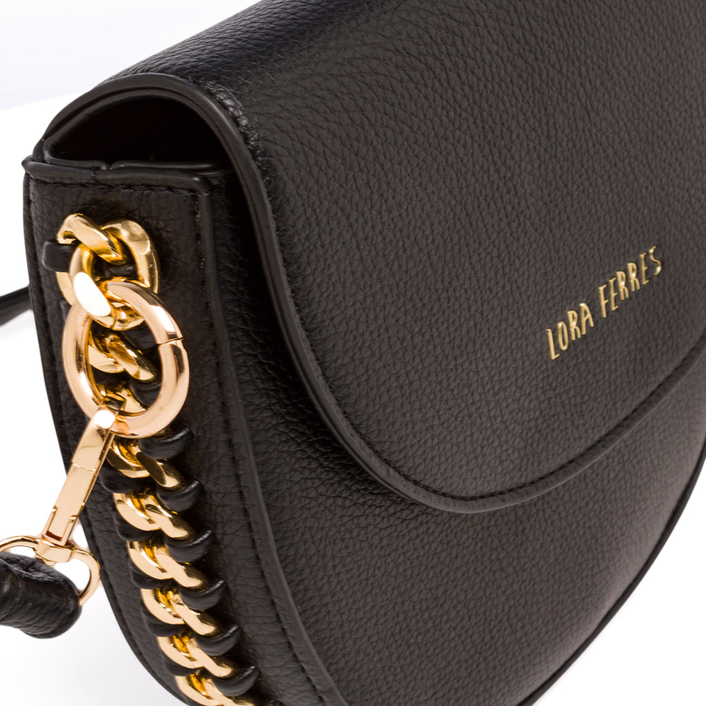 Borsa a tracolla da donna Lora Ferres nera con catena decorativa oro