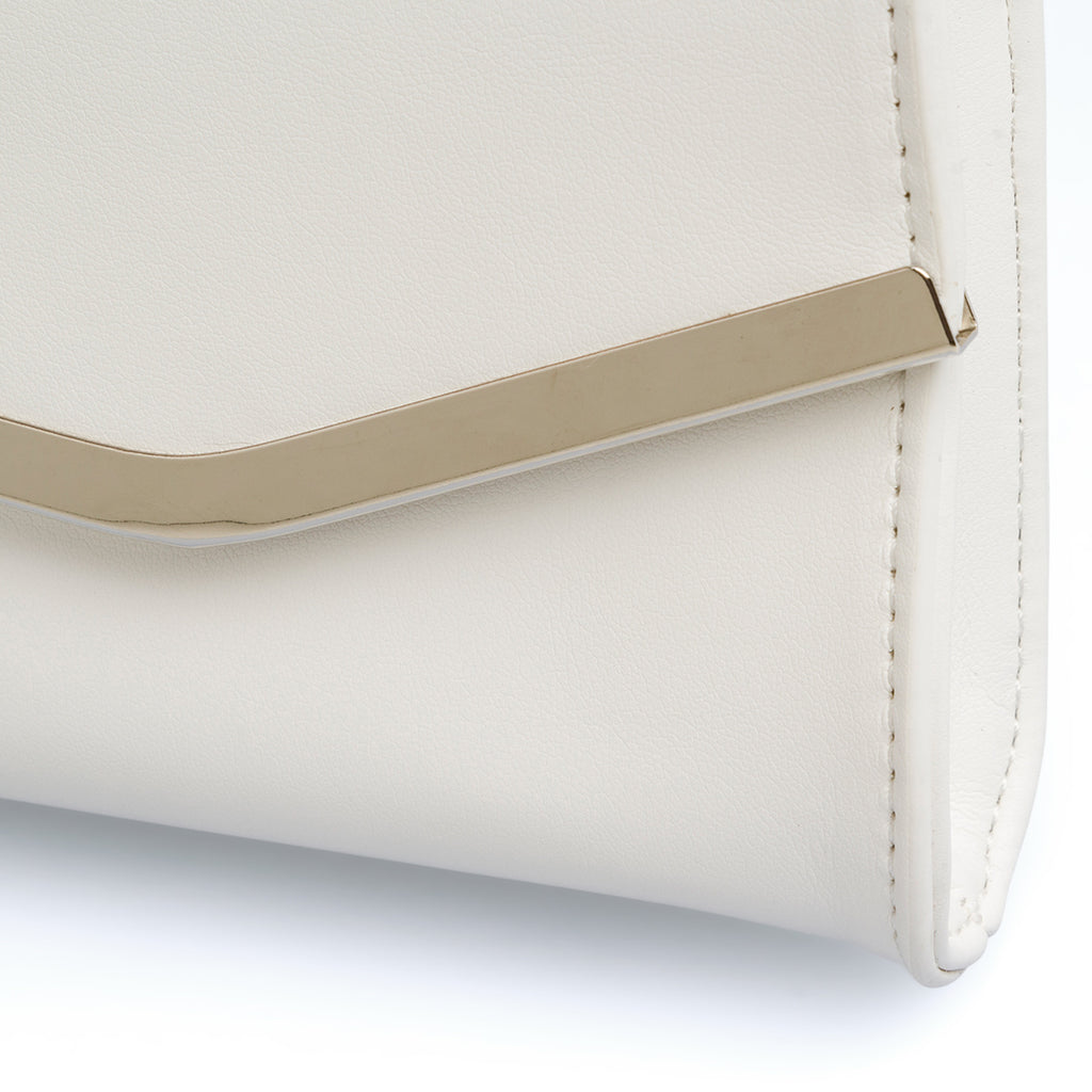 Clutch da donna bianca con dettaglio in metallo frontale Lora Ferres