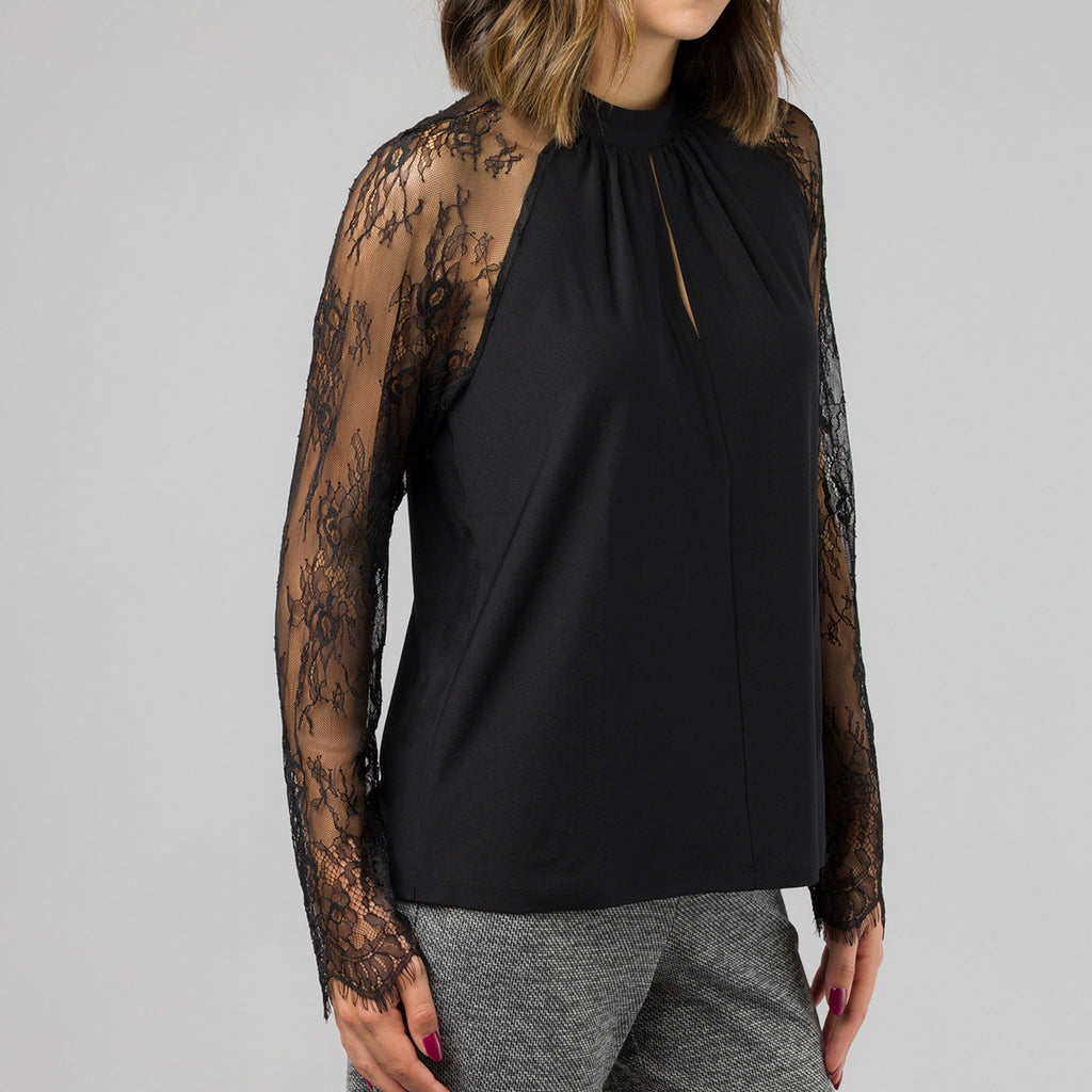 Camicia blusa nera da Donna con maniche in pizzo Vero Moda