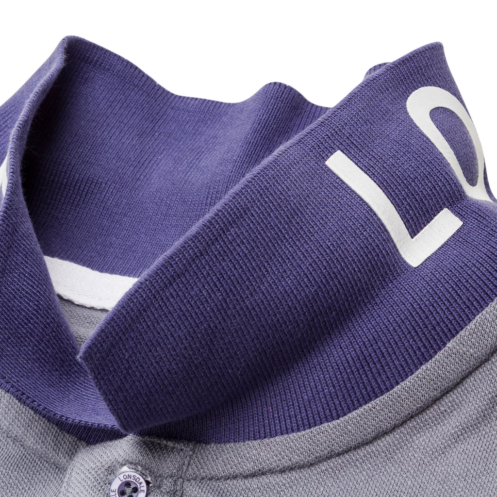 Polo grigia da uomo Lonsdale con inserti blu a contrasto e logo frontale