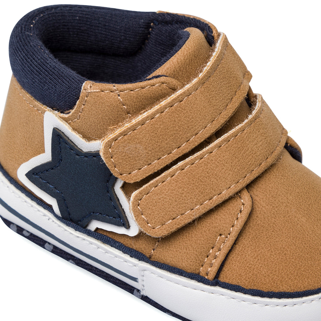Sneakers alte marroni primi passi con dettagli blu Chicco