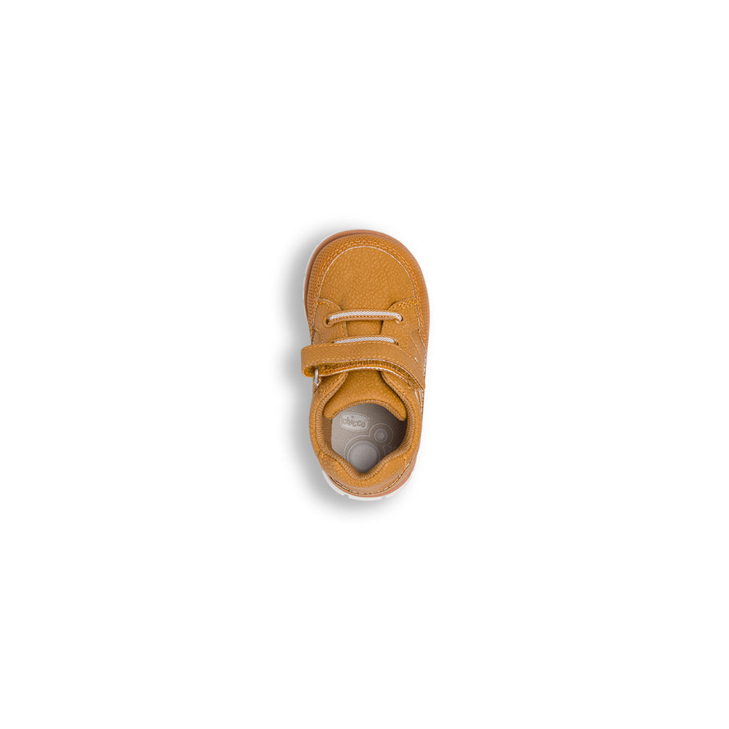 Scarpe Primi passi da bambino Chicco ocra con chiusura a strappo