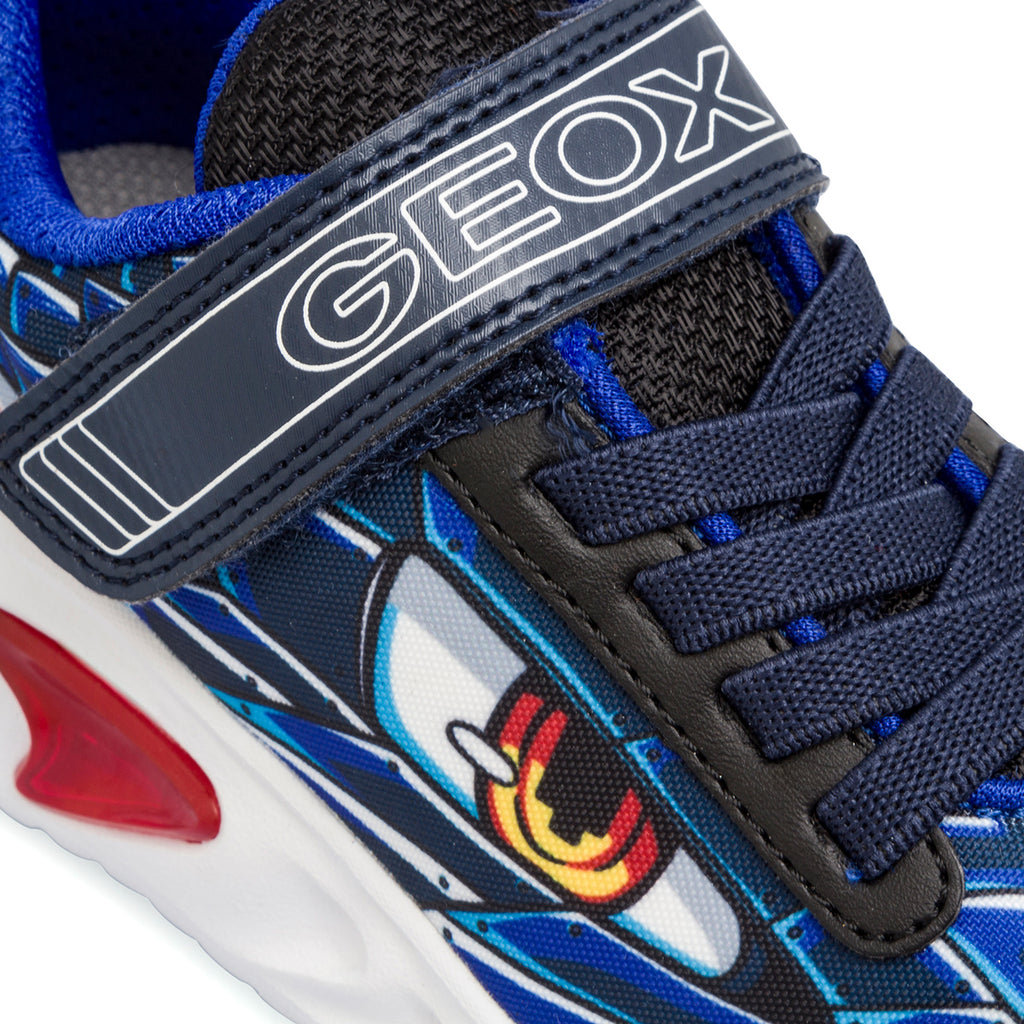 Sneakers traspiranti da ragazzo blu con stampa e luci Geox