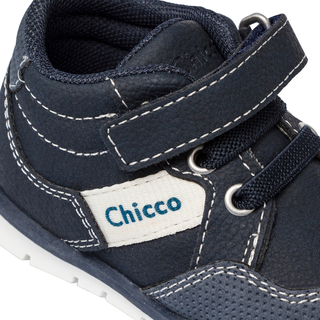 Scarponcini blu primi passi bambino con logo Chicco