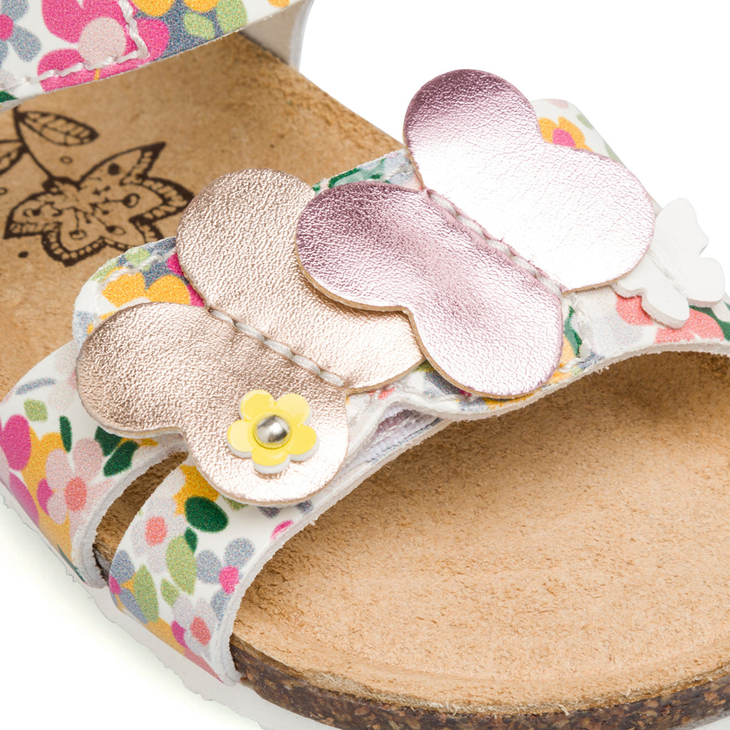 Sandali bianchi da bambina Primigi con stampa colorata e farfalle