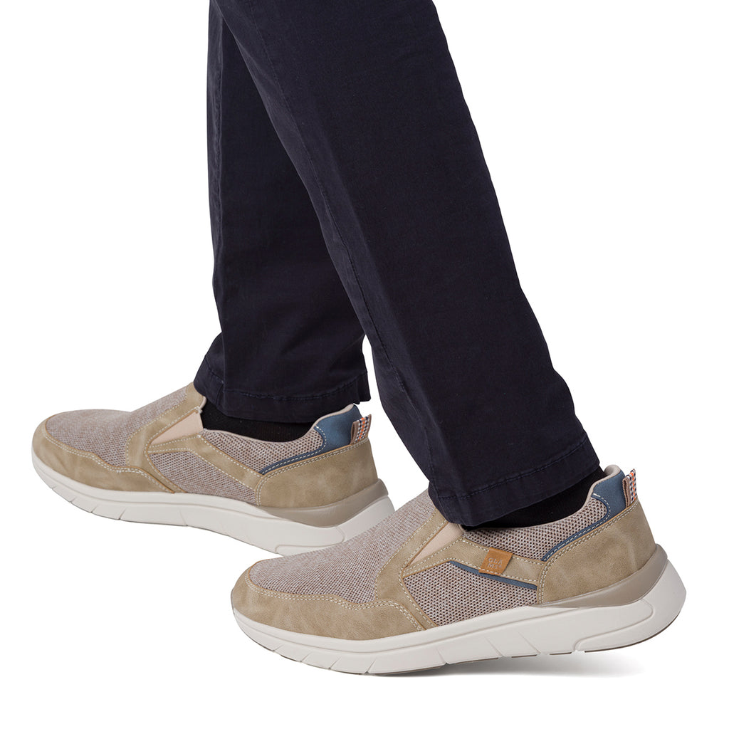 Scarpe slip-on uomo in tessuto beige traspirante con suola flessibile Glams