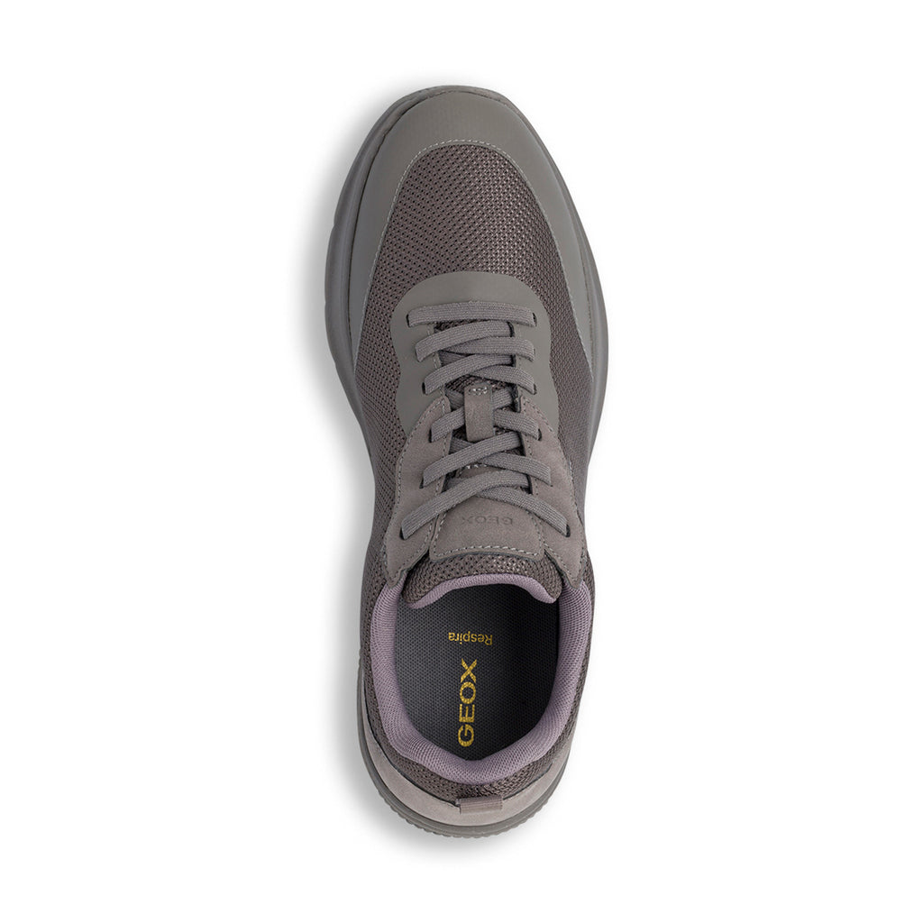 Sneakers grigie da uomo con suola e tessuto traspirante Geox