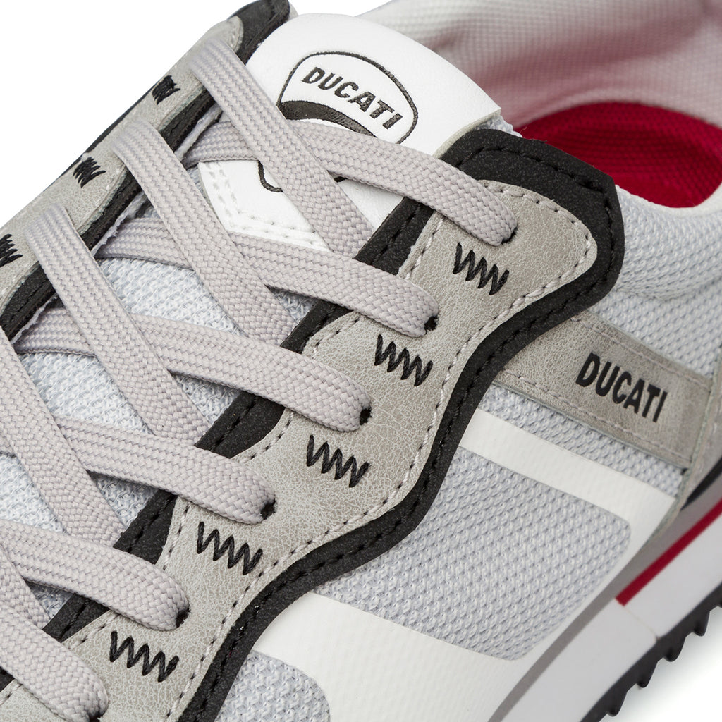 Sneakers grigie da Uomo con dettagli rossi e neri Ducati