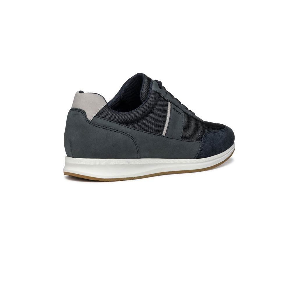 Sneakers da Uomo Nere con inserto laterale e suola traspirante Geox