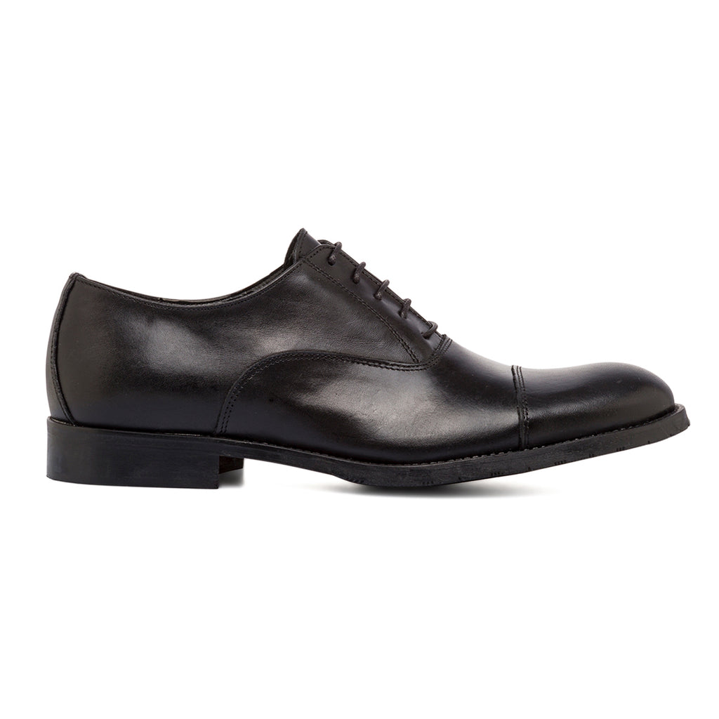 Stringate oxford eleganti da uomo nere in pelle Primopiano