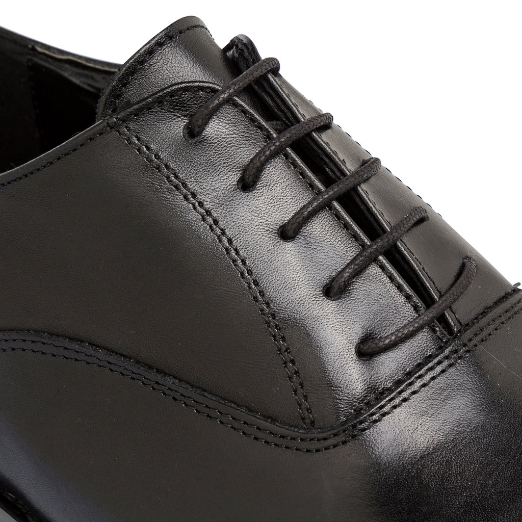 Stringate oxford eleganti da uomo nere in pelle Primopiano