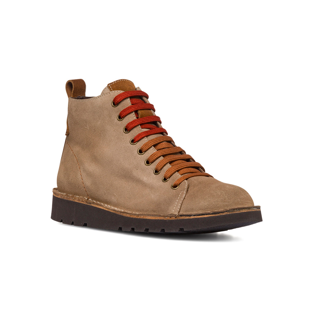 Sneakers alte da uomo taupe in pelle scamosciata Primopiano