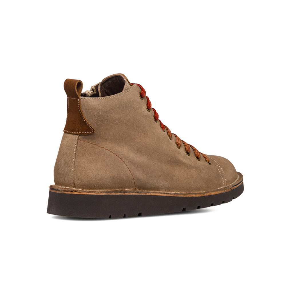 Sneakers alte da uomo taupe in pelle scamosciata Primopiano