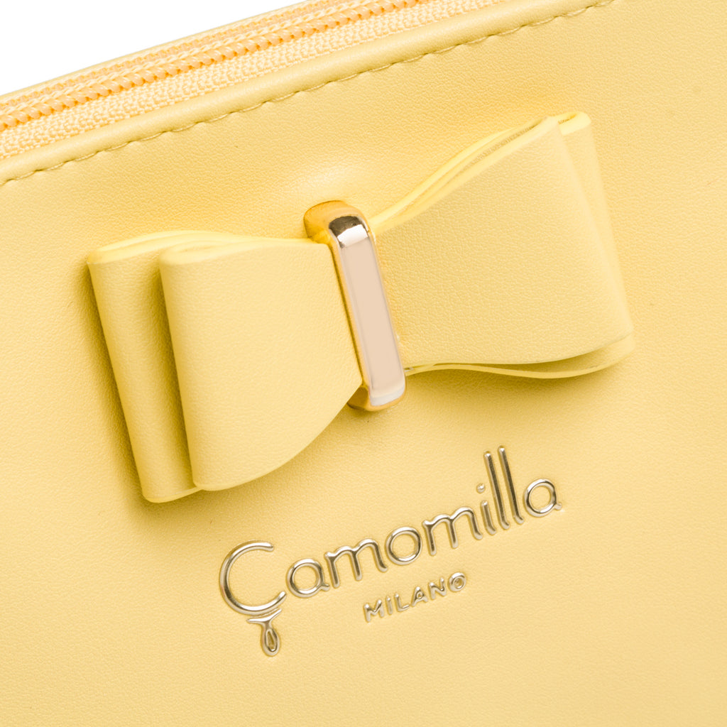 Astuccio a busta giallo da donna con fiocco  e con manico Camomilla Milano