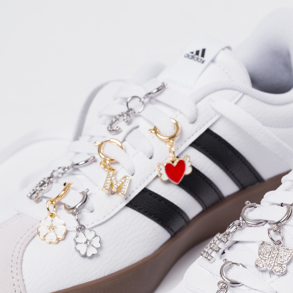 Charm Quadrifoglio bianco e oro decorazione scarpe Lora Ferres