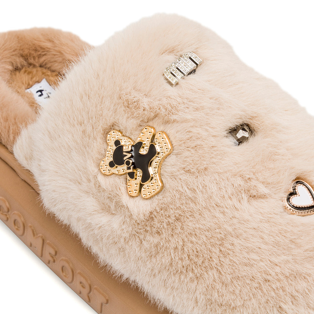 Pantofole da donna Superga beige in finta pelliccia con charm