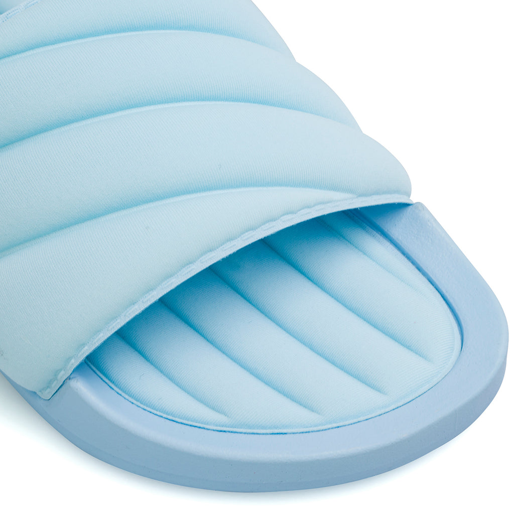 Ciabatte azzurre da donna effetto trapuntato con fascia singola Lora Ferres