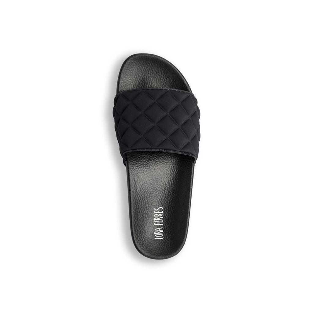 Ciabatte da donna nere con fascia singola effetto trapuntato e maxi-suola Lora Ferres