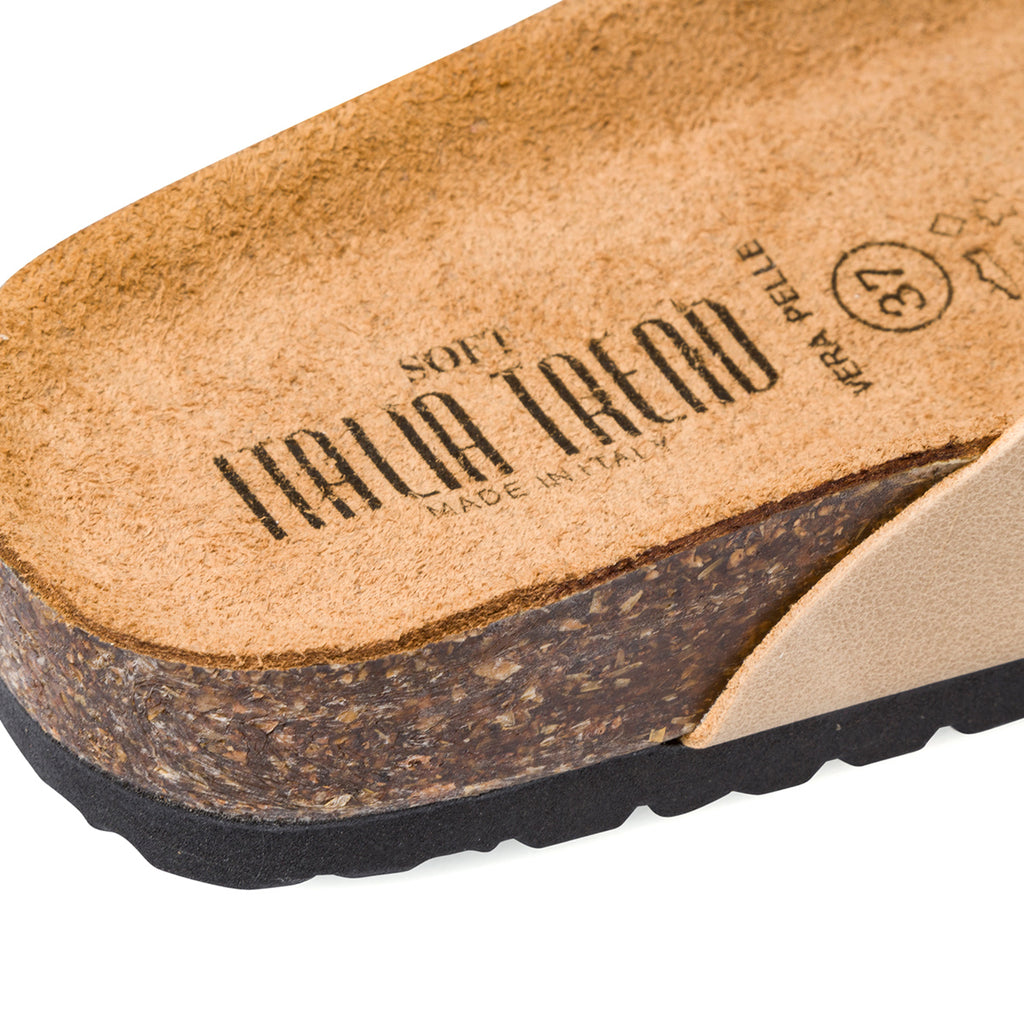 Sandali beige da donna con doppio cinturino e fibbia Italia Trend