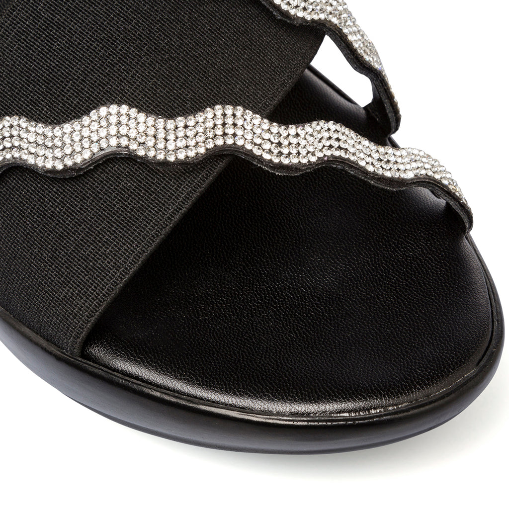 Ciabatte da donna con zeppa e dettaglio con strass frontale Italia Trend