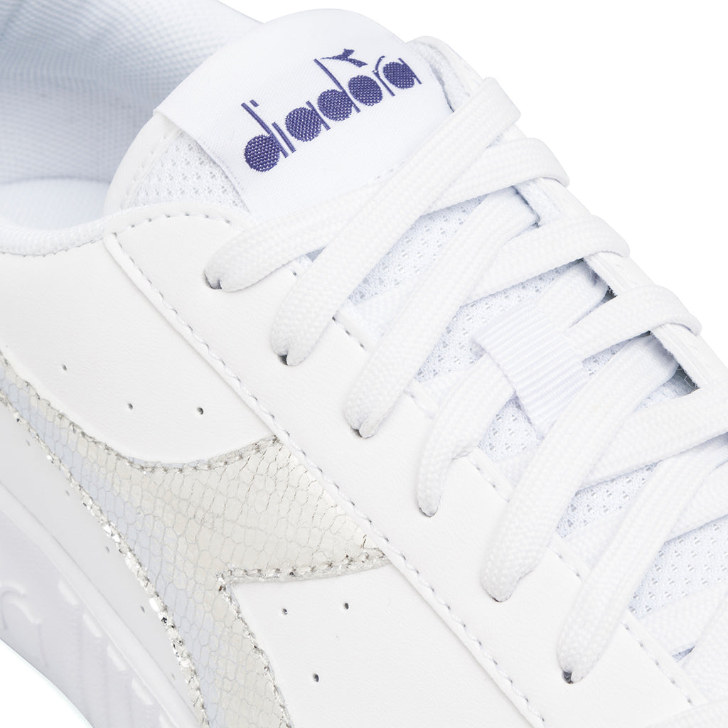 Sneakers da donna Diadora bianche con dettagli argento