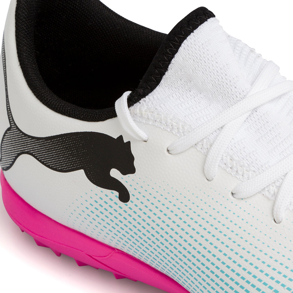 Scarpe da calcetto biancheda uomo con suola fucsia Puma Future 7 Play TT