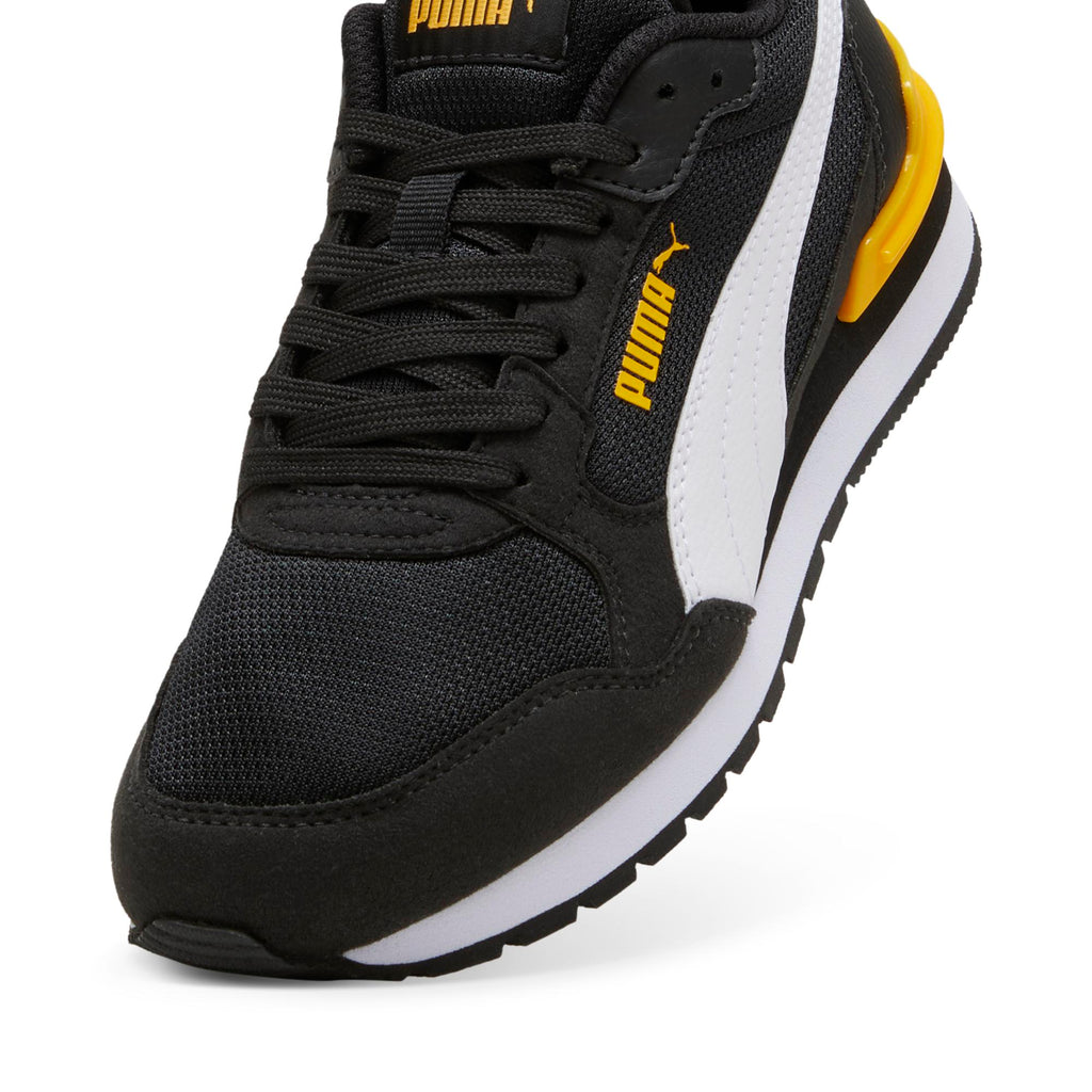 Sneakers da ragazzo nere con dettagli gialli Puma Runner V4