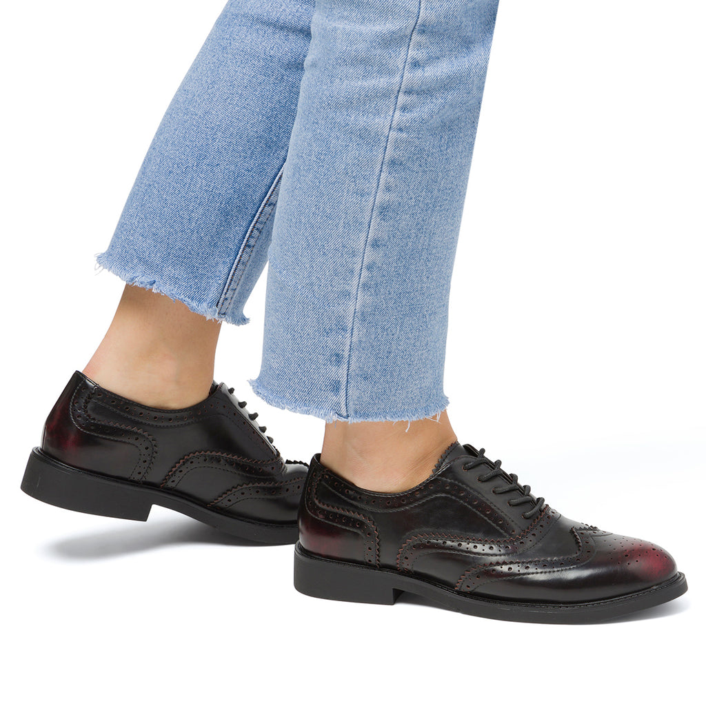 Stringate bordeaux da donna con dettagli brogue e allacciatura oxford Swish Jeans