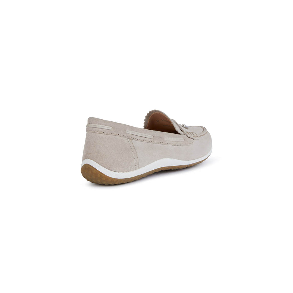Mocassini taupe da Donna con nappine e suola traspirante Geox