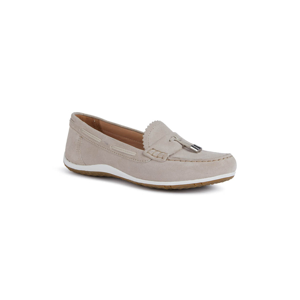 Mocassini taupe da Donna con nappine e suola traspirante Geox