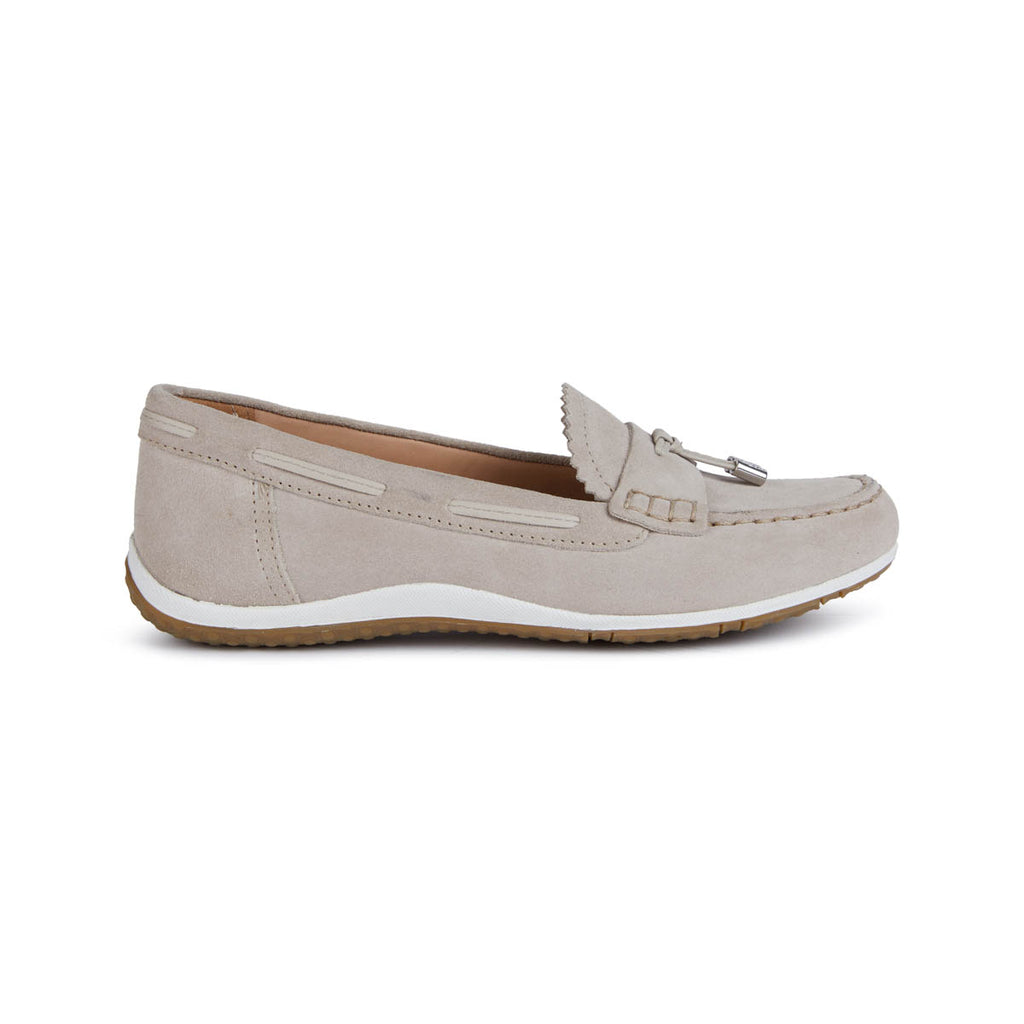 Mocassini taupe da Donna con nappine e suola traspirante Geox