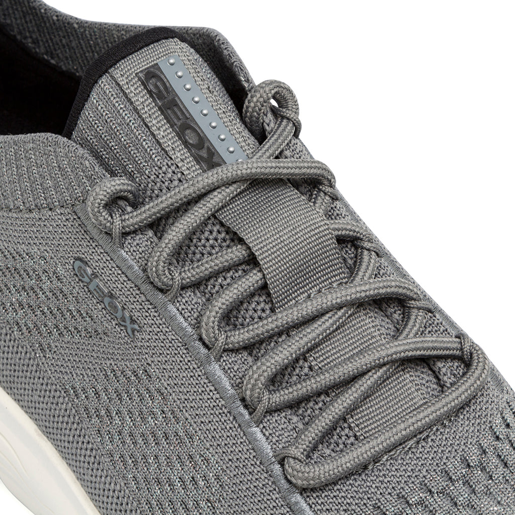 Sneakers traspiranti da donna verde salvia con glitter Geox