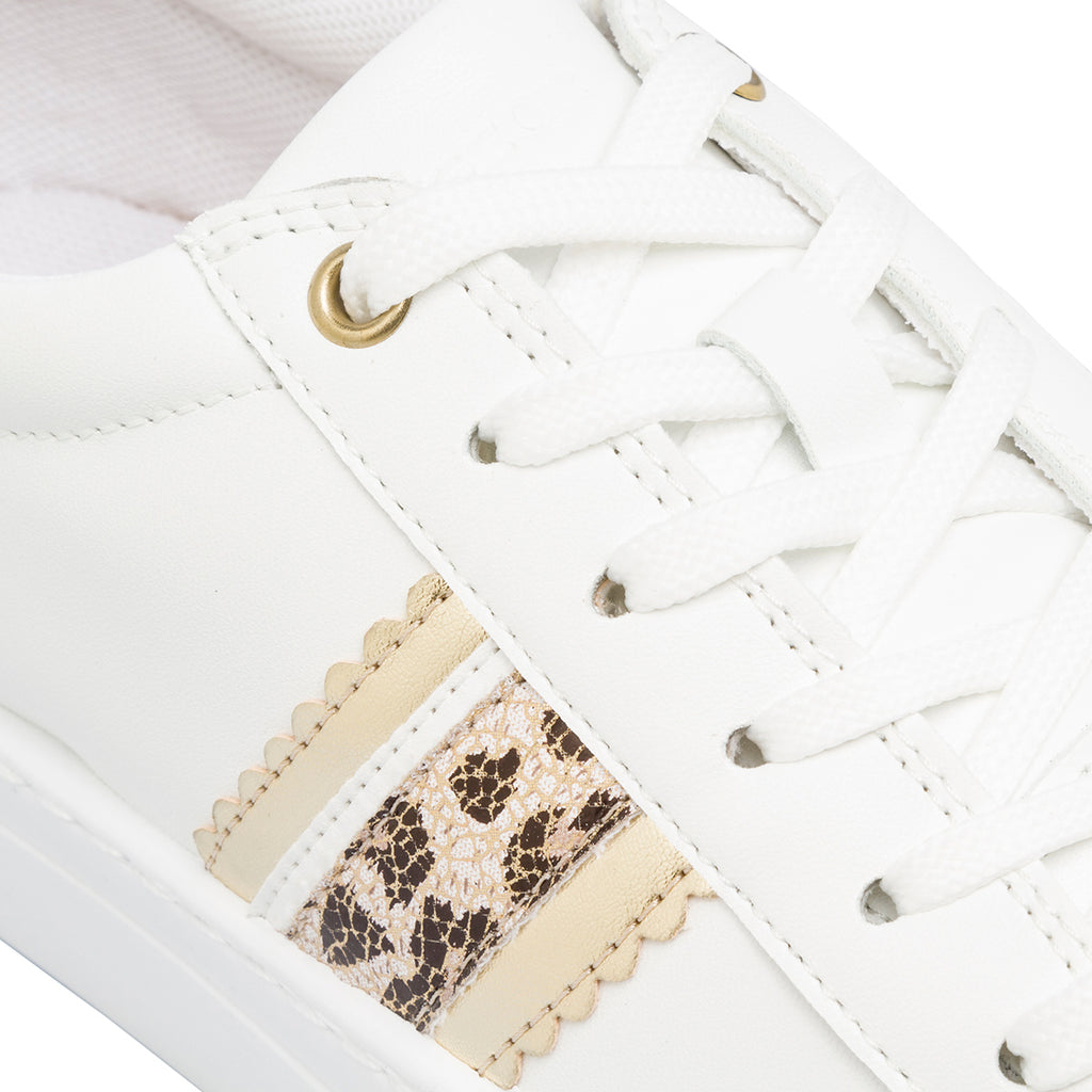 Sneakers traspiranti da donna bianche con dettagli oro Geox